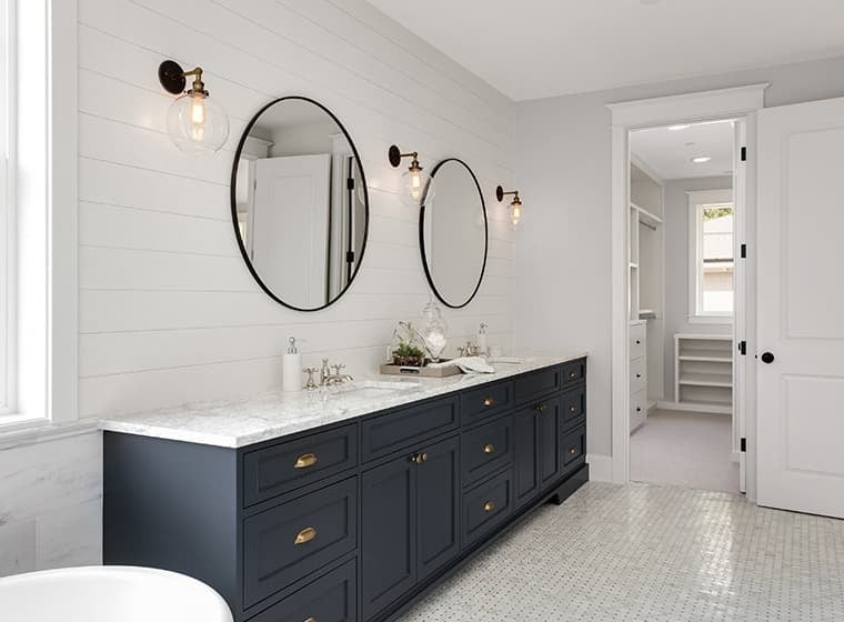 10 Beautiful Bathroom Paint Colors for Your Next Renovation | WOW 1 DAY ...